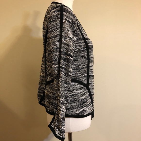 Curio New York Size Medium Classy Chic Sweater - Picture 8 of 10